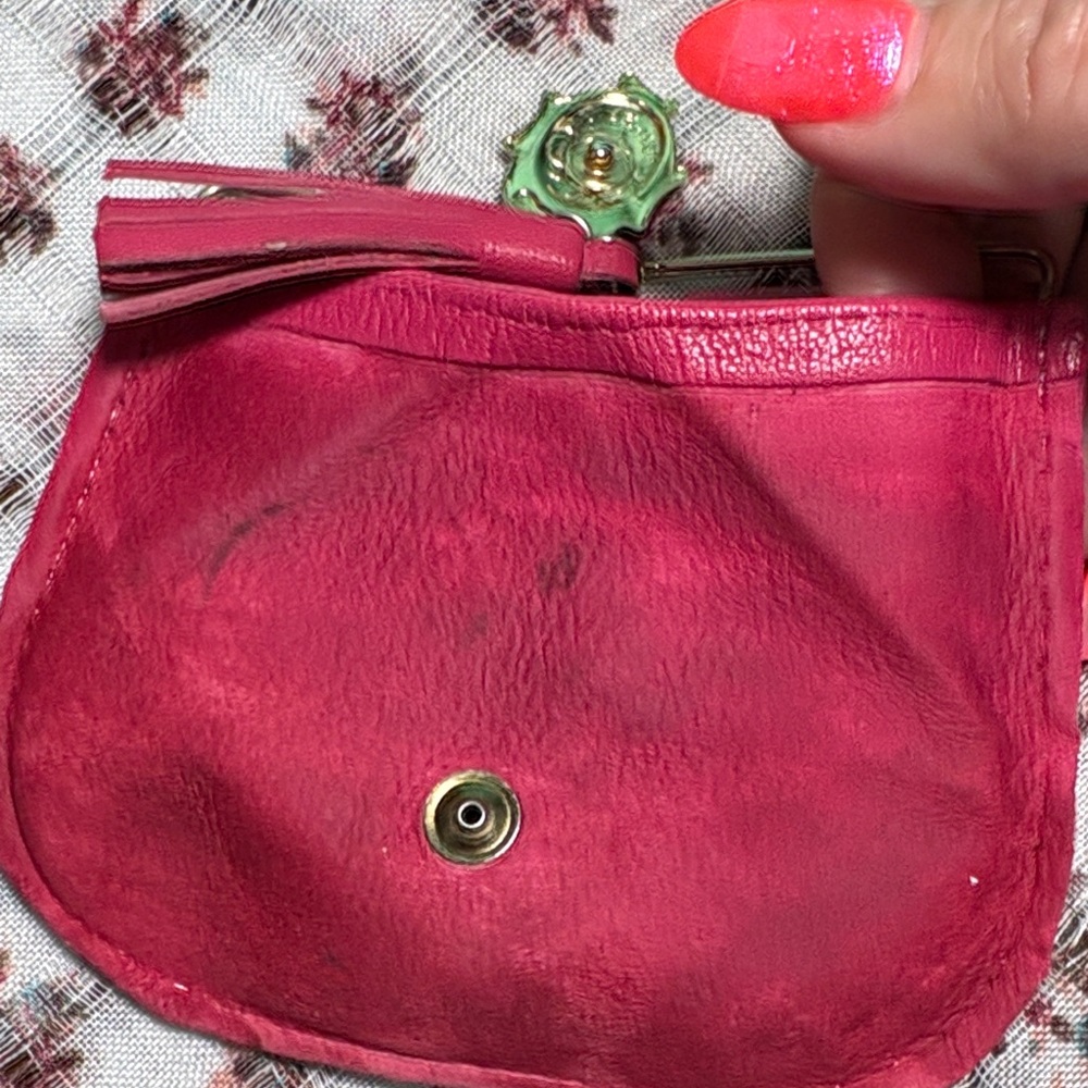 Vintage Italian made Pink Leather Clutch with Gold Accent - Picture 11 of 14